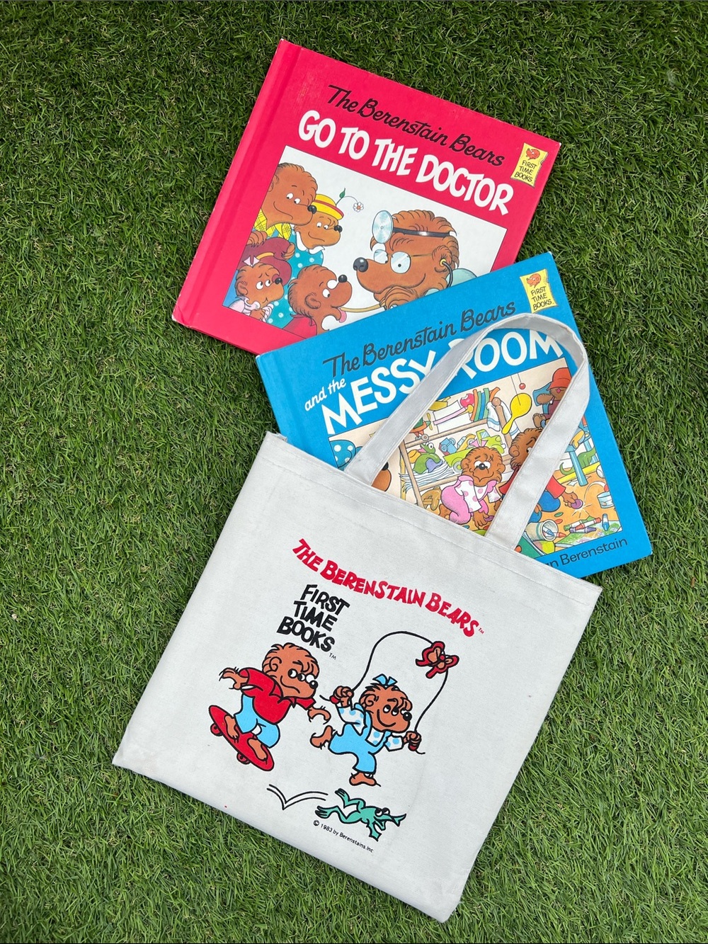 VINTAGE 1980s Berenstain Bears Small Canvas Book Tote Bag + 2 hardcover books!!